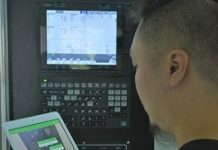 施耐德攜手國立勤益科大跨國產學合作推數位轉型