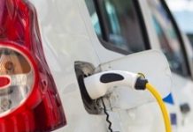 油/車雙強合資 Total攜手PSA建EV電池工廠