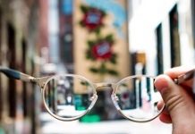 Facebook智慧眼鏡添專利 深度感測增進虛擬體驗