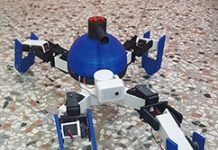 結合軟/硬體聯網控制 四足玩具機器人腳步靈活